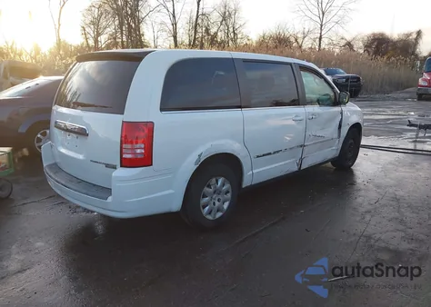 2009 Chrysler Town & Country Lx from USA, damaged, VIN 2A8HR44E09R502931